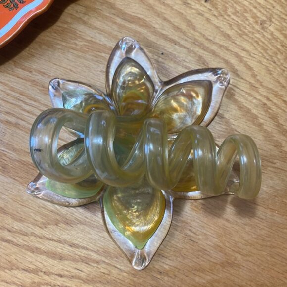 88- (VC) Vintage. Collectible. Handblown Glass. Flower. - Picture 4 of 8